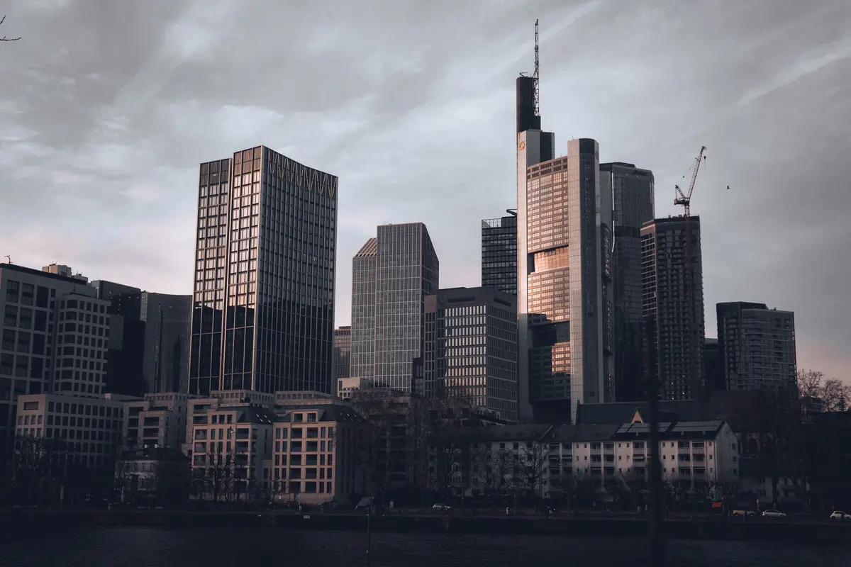 Stunning cityscape of Frankfurt am Main skyline at dusk with modern skyscrapers.